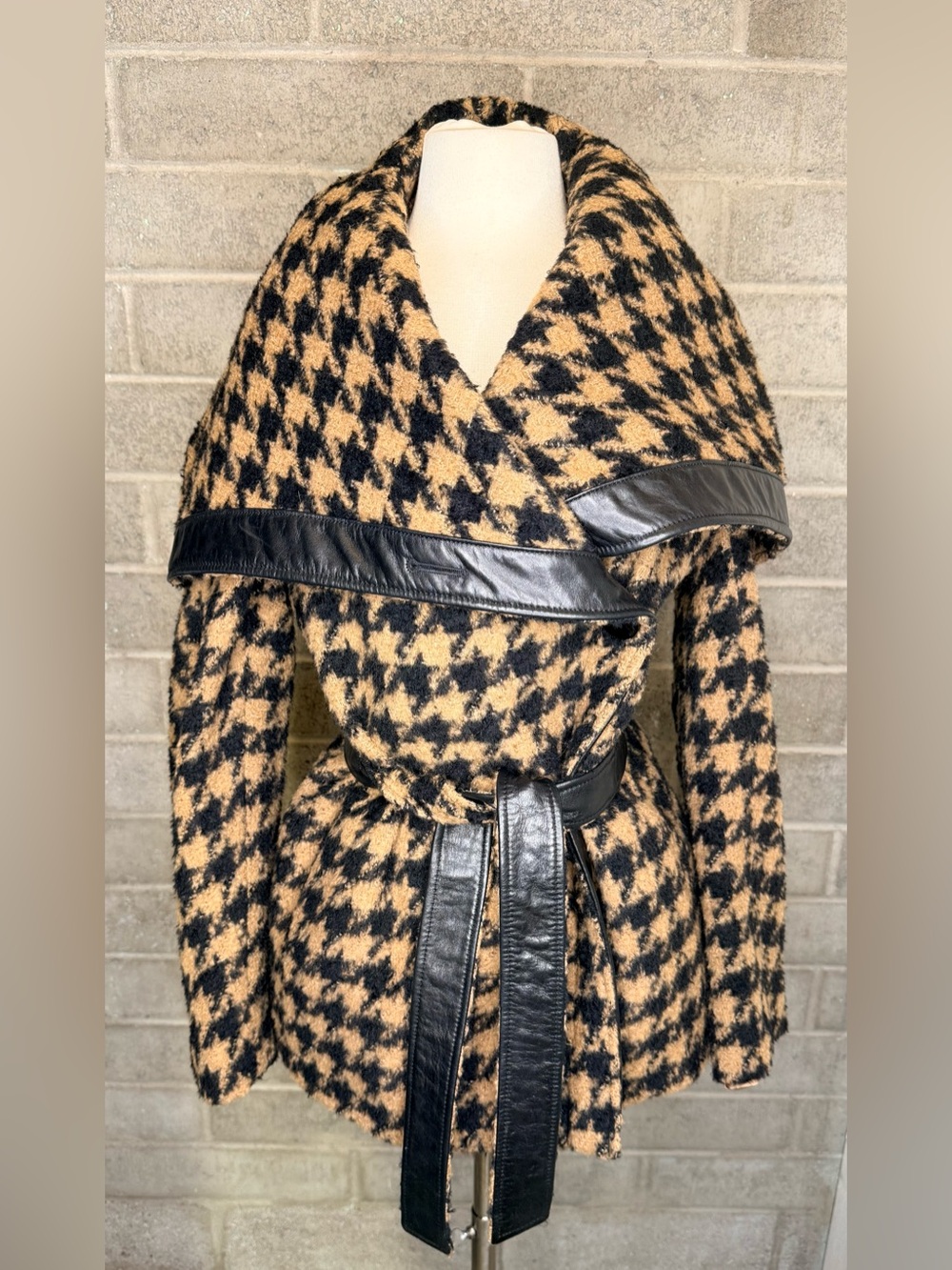 Max Mara Made Italy Houndstooth Belted Wrap Coat Leather Trim Size 8 - Picture 9 of 14